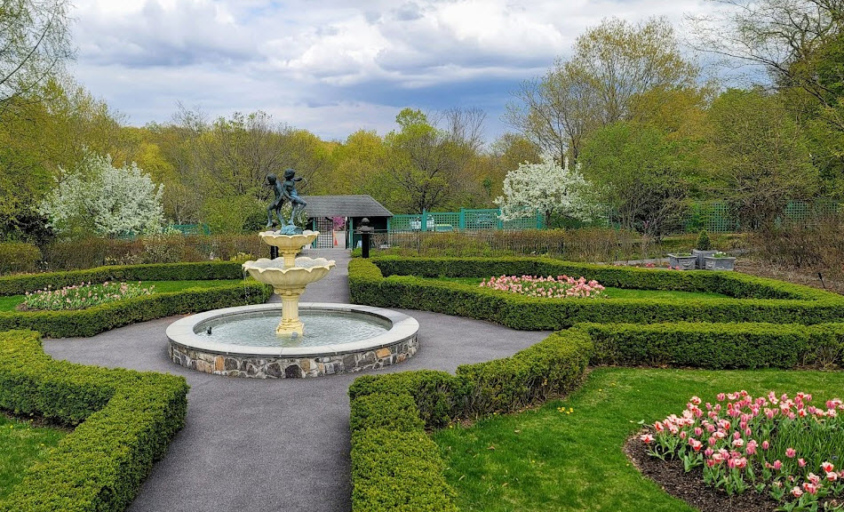 Lasdon Park, Arboretum & Veterans Memorial, United States